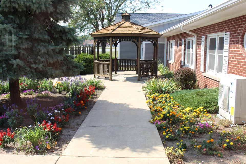 Colonial Manor - Danville, Illinois in Danville, IL - My Caring Plan