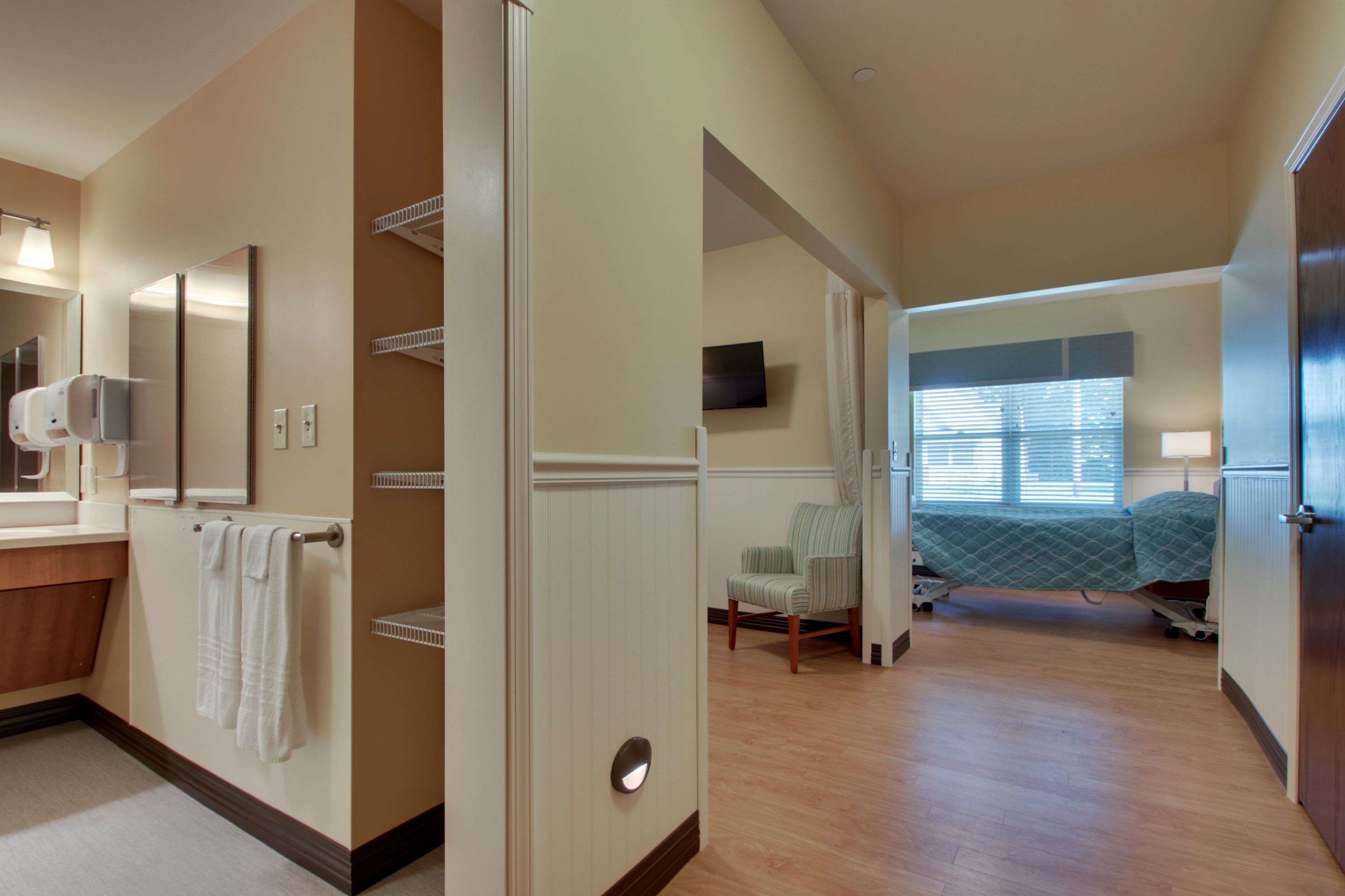 Colonial Manor - Danville, Illinois in Danville, IL - My Caring Plan